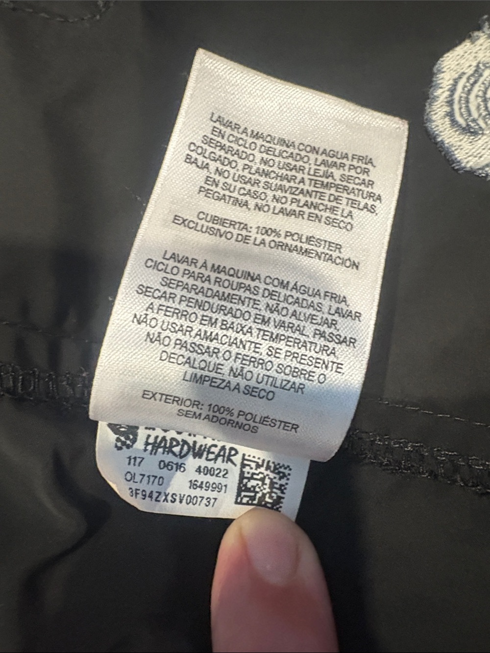 Mountain Hardwear Urbanite Parka, rain jacket, black, women’s medium - Picture 15 of 16